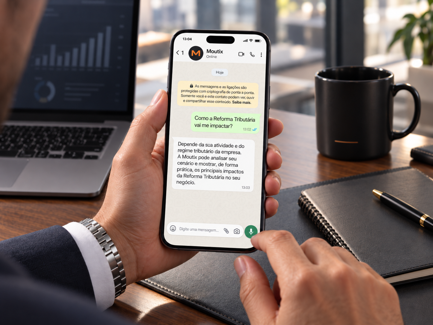 Conversa de WhatsApp mostrando a Moutix respondendo uma dúvida sobre Reforma Tributária